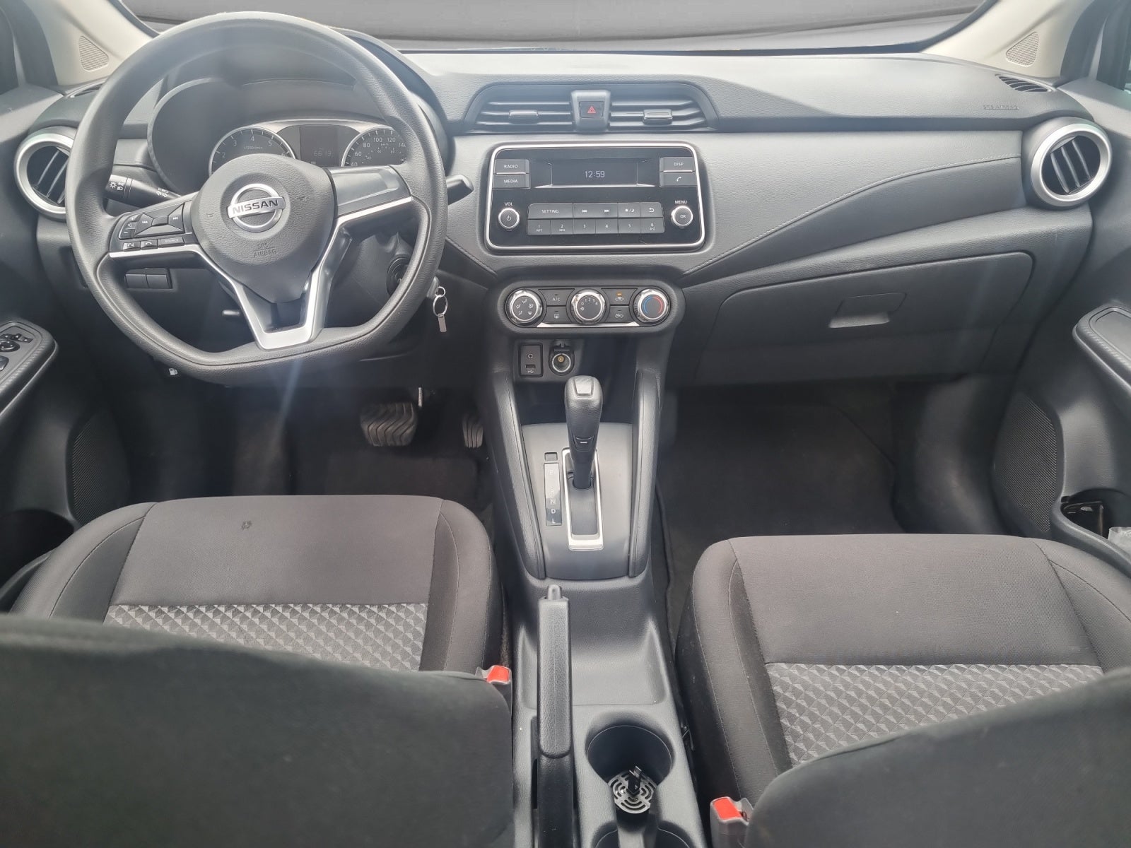 2021 Nissan VERSA VERSA SENSE CVT 4 CILINDROS 5 PERSONAS