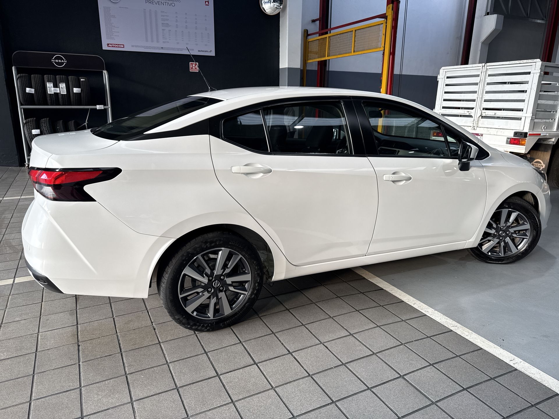 2022 Nissan VERSA ADVANCE MT 22