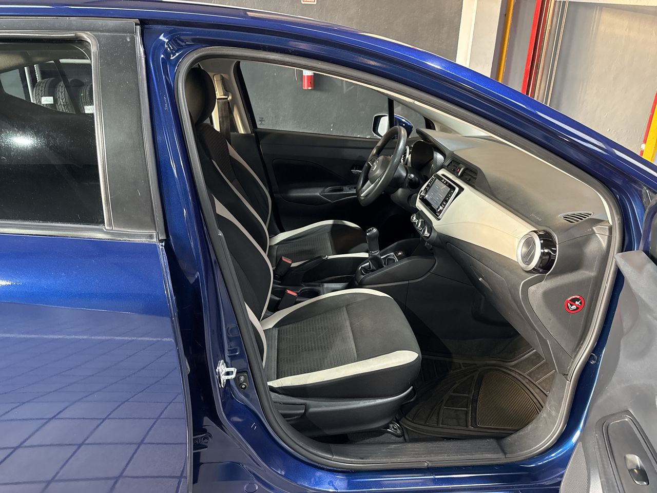 2021 Nissan VERSA ADVANCE MT 21