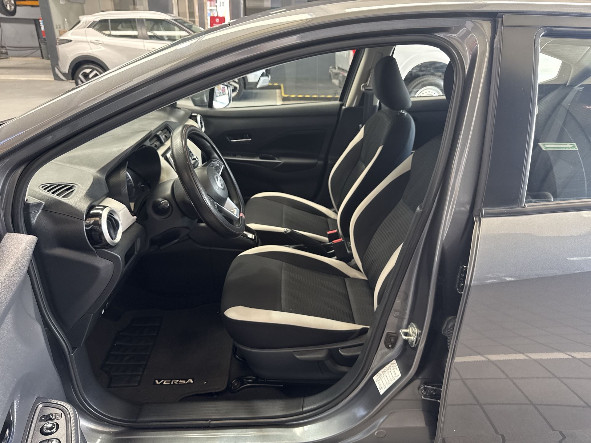 2022 Nissan VERSA ADVANCE CVT 22