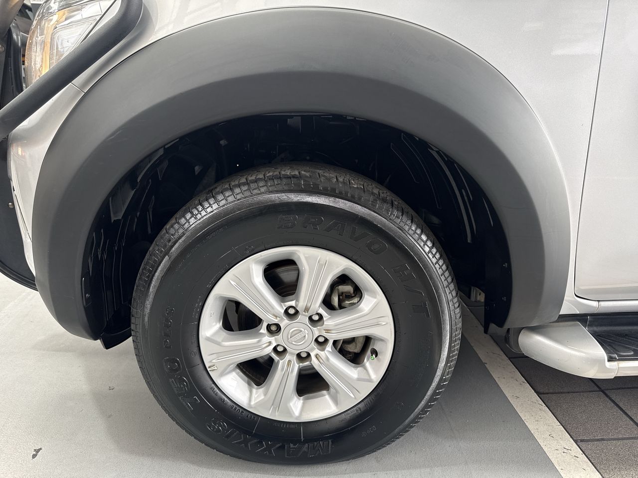 2020 Nissan FRONTIER LE TM AC