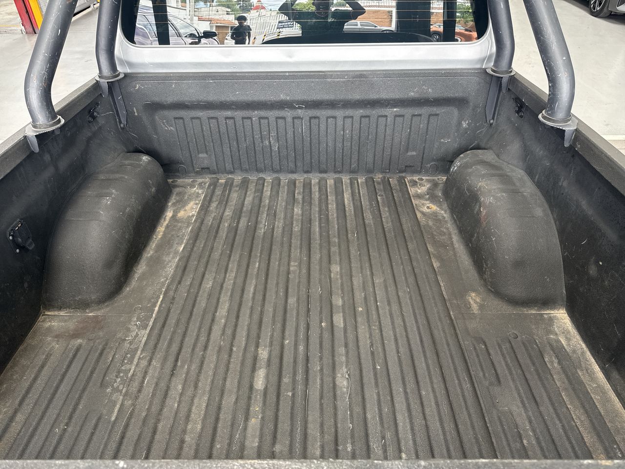 2020 Nissan FRONTIER LE TM AC