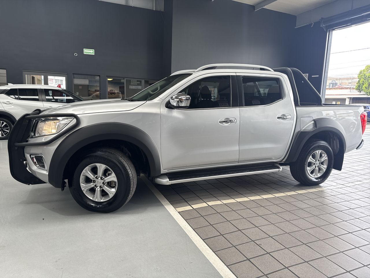 2020 Nissan FRONTIER LE TM AC