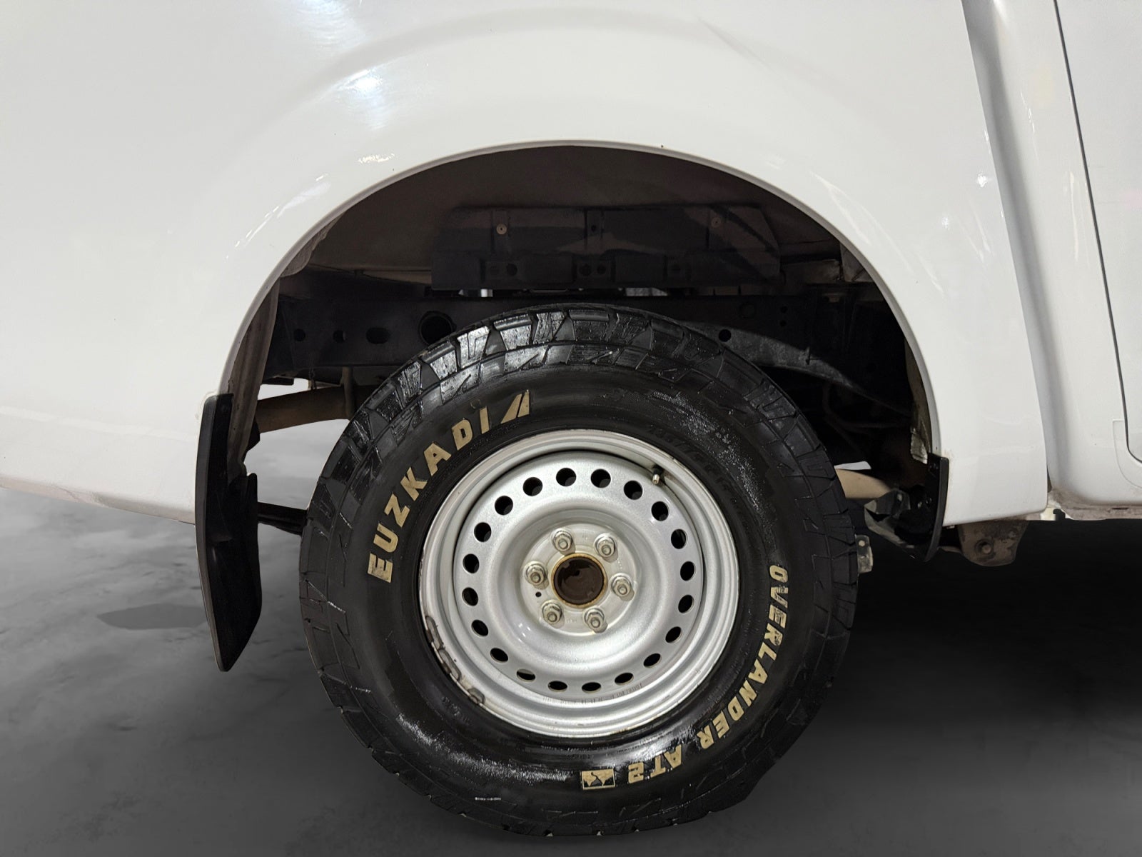 2019 Nissan FRONTIER DOBLE CABINA SE TM AC PAQ SEG 6VEL