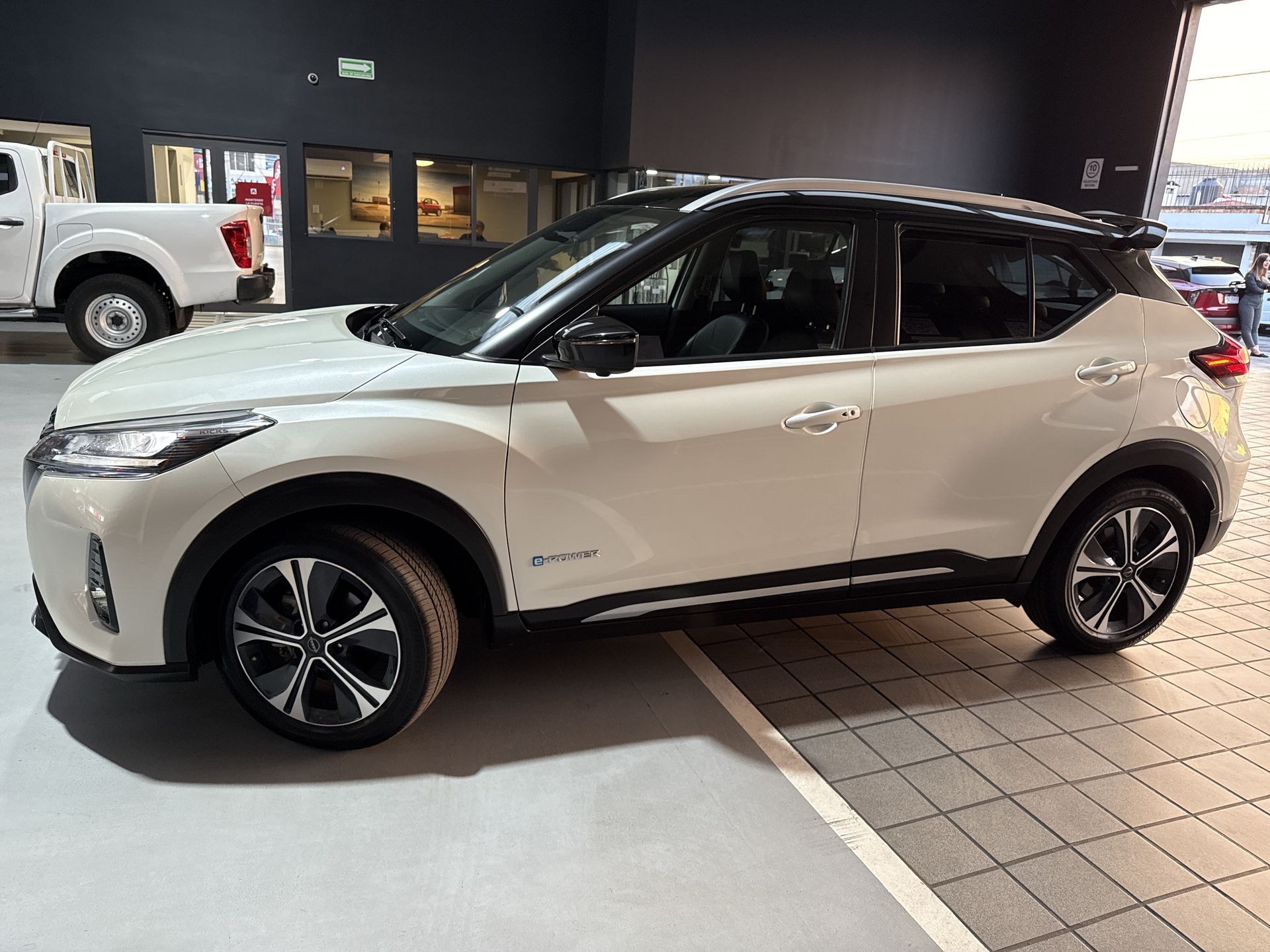 2023 Nissan KICKS PLATINUM E-POWER 23