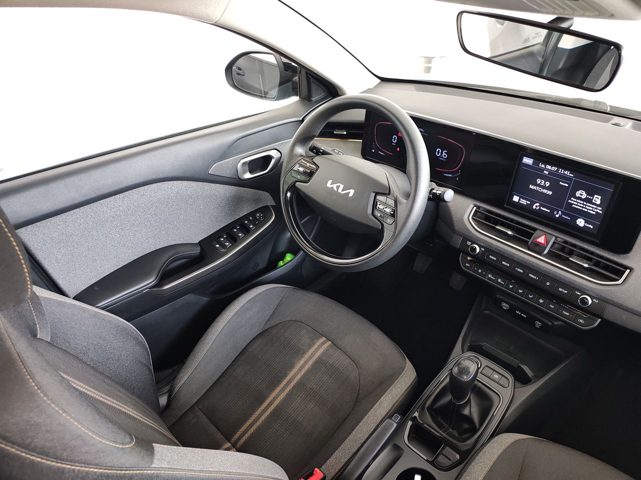 2024 Kia K3 EX MT