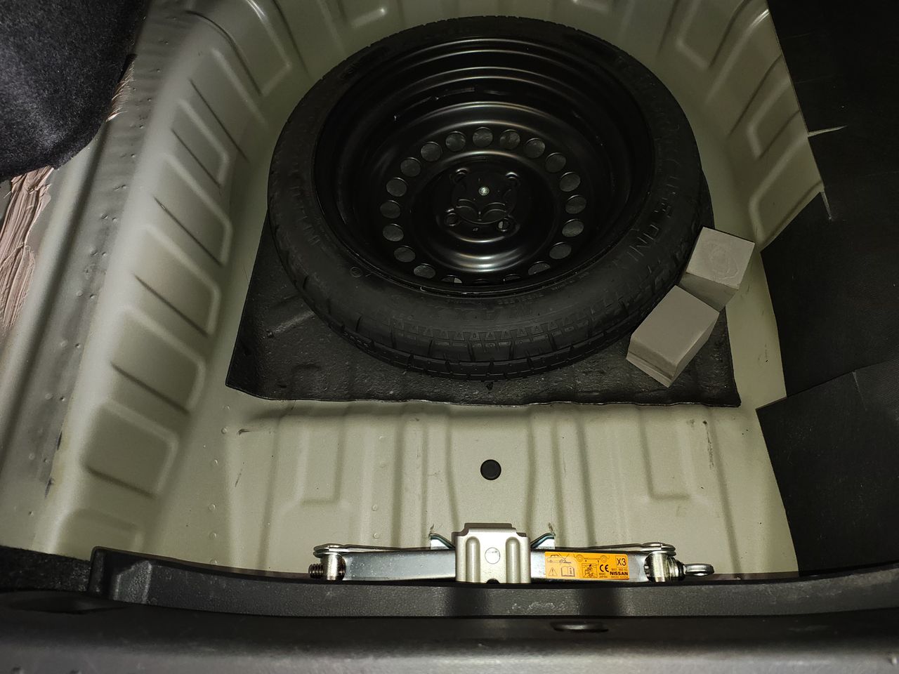 2021 Nissan VERSA ADVANCE CVT 21