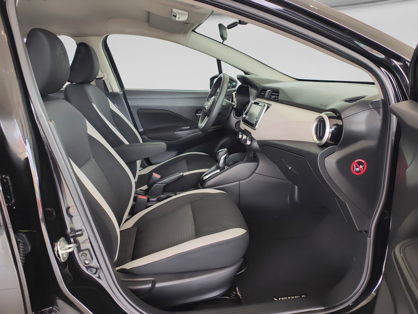 2021 Nissan VERSA ADVANCE CVT 21