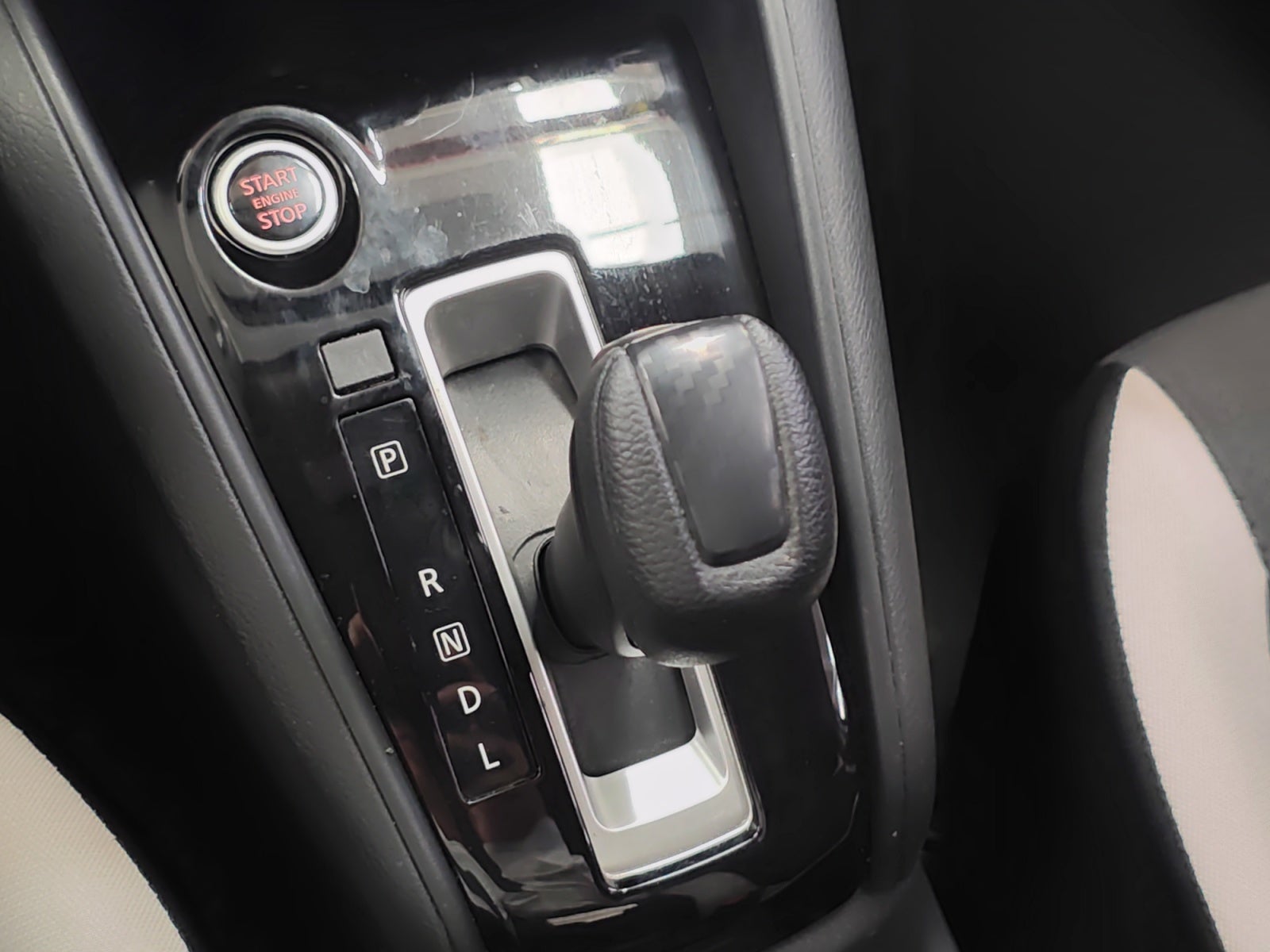 2022 Nissan VERSA VERSA ADVANCE CVT