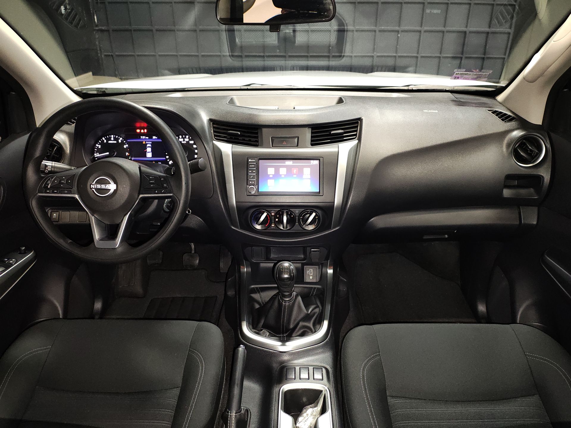 2024 Nissan FRONTIER FRONTIER LE TM 24