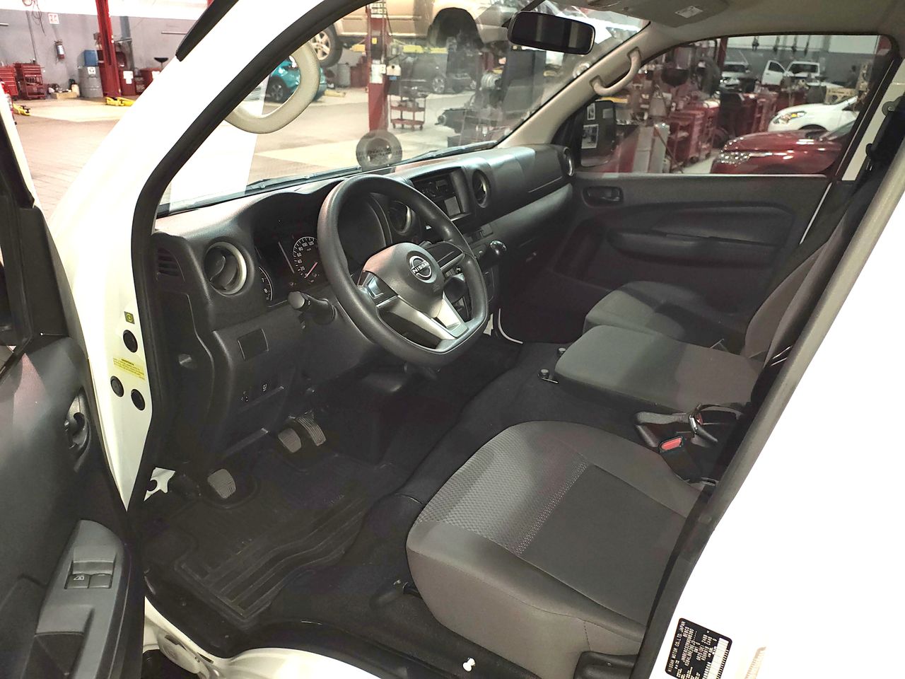 2024 Nissan NV350 URVAN PANEL AMPLIA AA 24