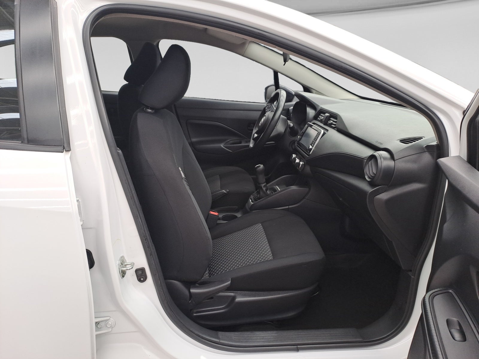 2023 Nissan VERSA SENSE MT 23