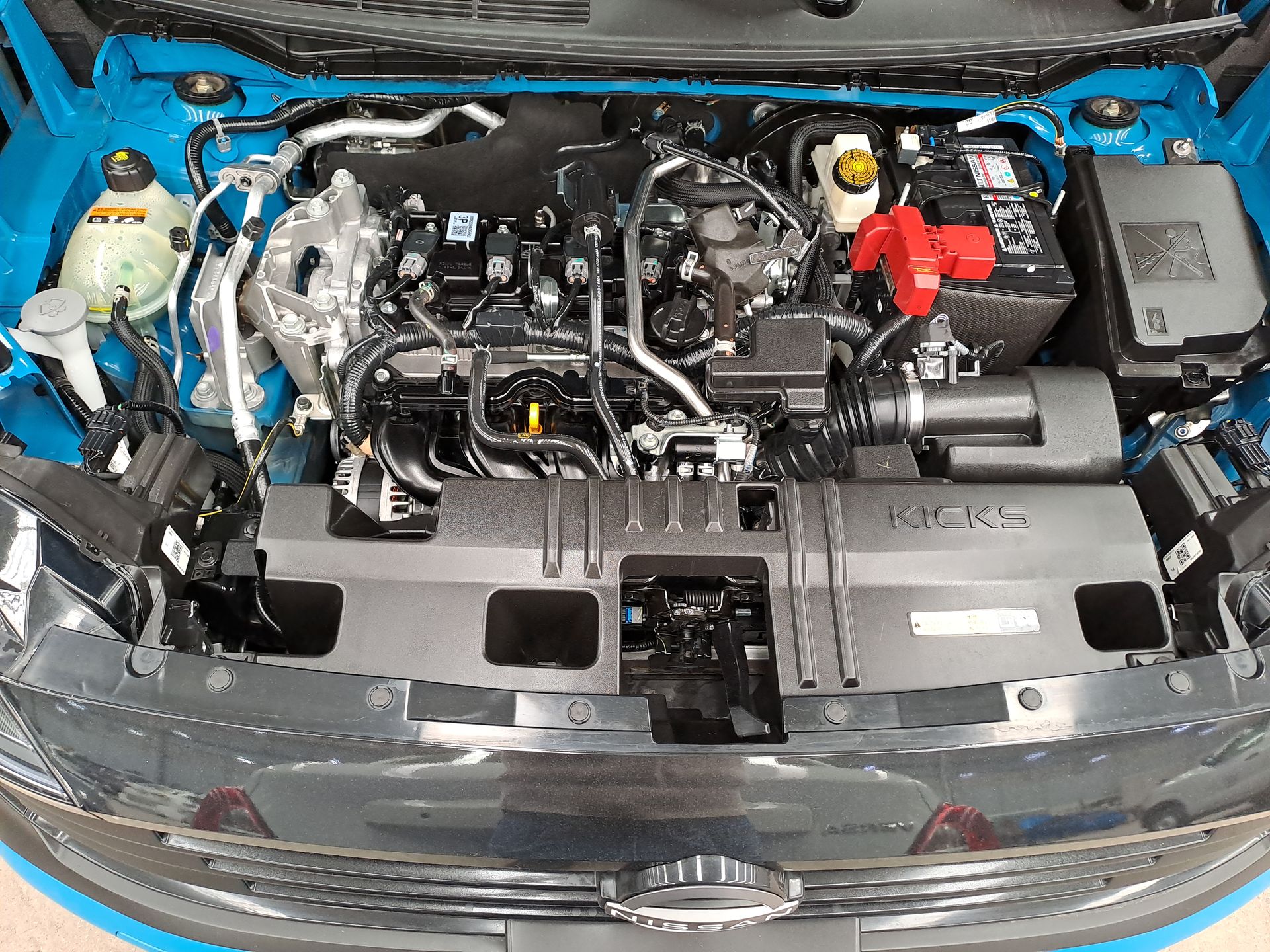 2025 Nissan KICKS PLATINUM CVT 25