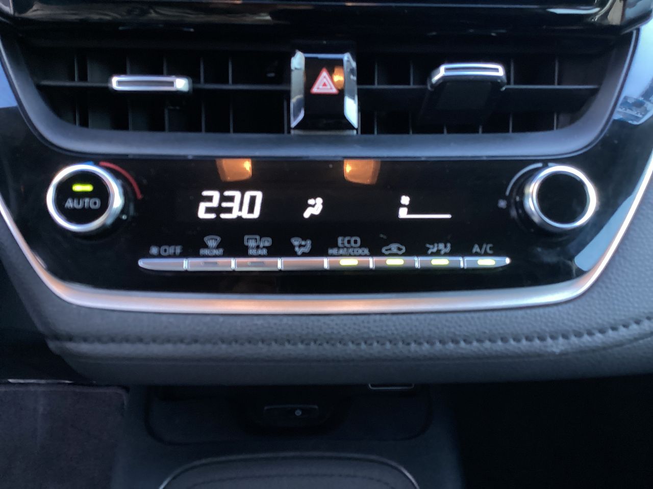 2020 Toyota COROLLA LE HV