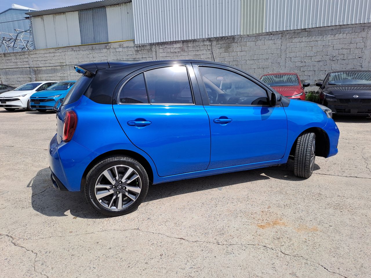 2023 Nissan MARCH EXCLUSIVE TA BI-TONO 23