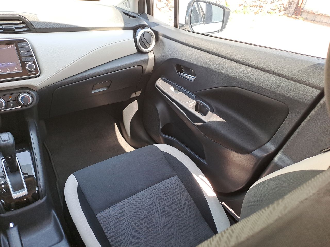 2022 Nissan VERSA ADVANCE CVT 22