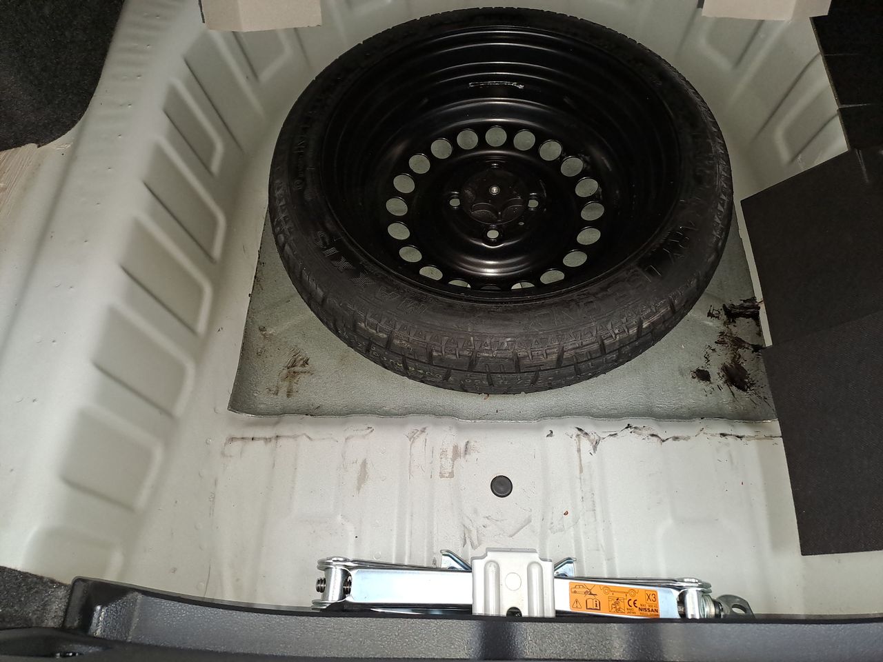 2022 Nissan VERSA ADVANCE CVT 22