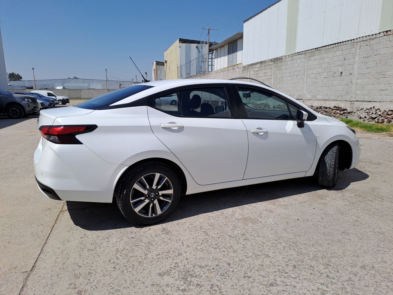 2022 Nissan VERSA ADVANCE CVT 22