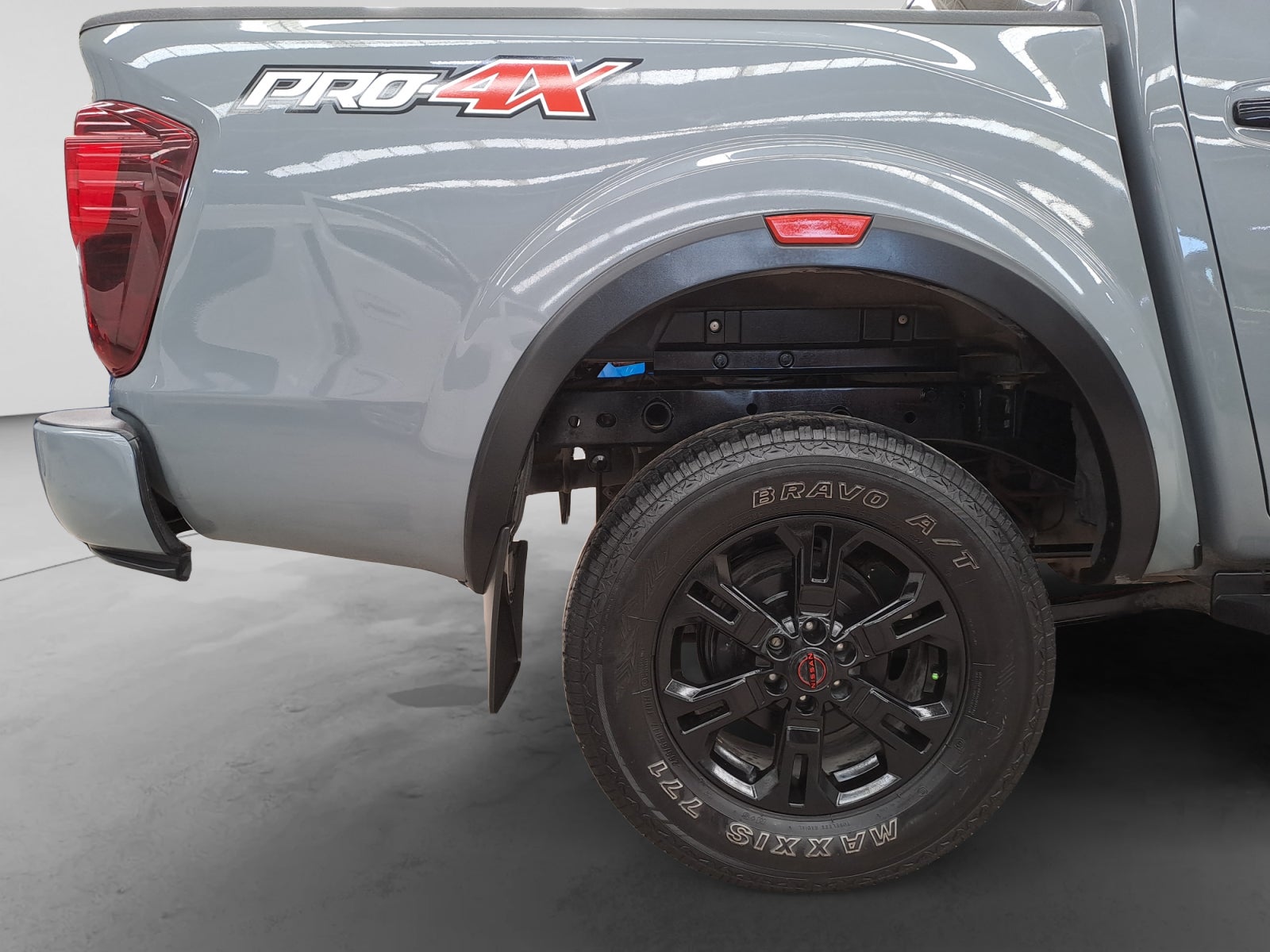 2024 Nissan FRONTIER FRONTIER PRO-4X 4X4 TA 24