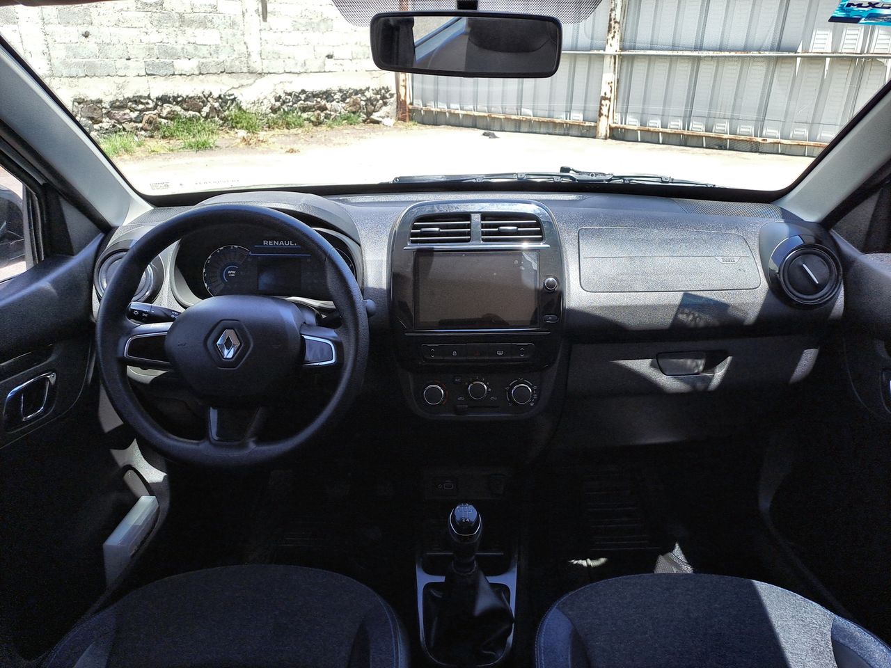 2024 RENAULT KWID ICONIC