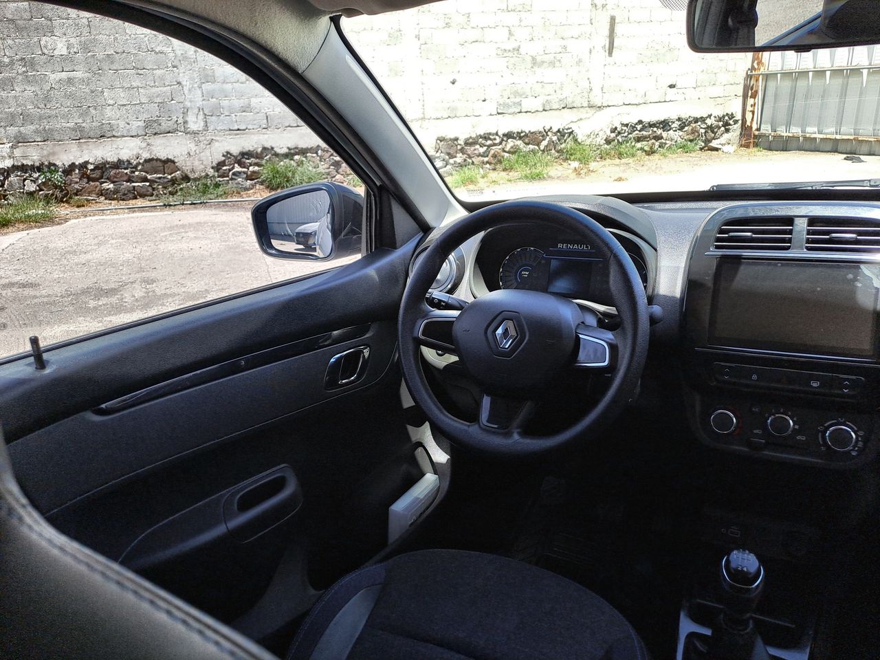 2024 RENAULT KWID ICONIC