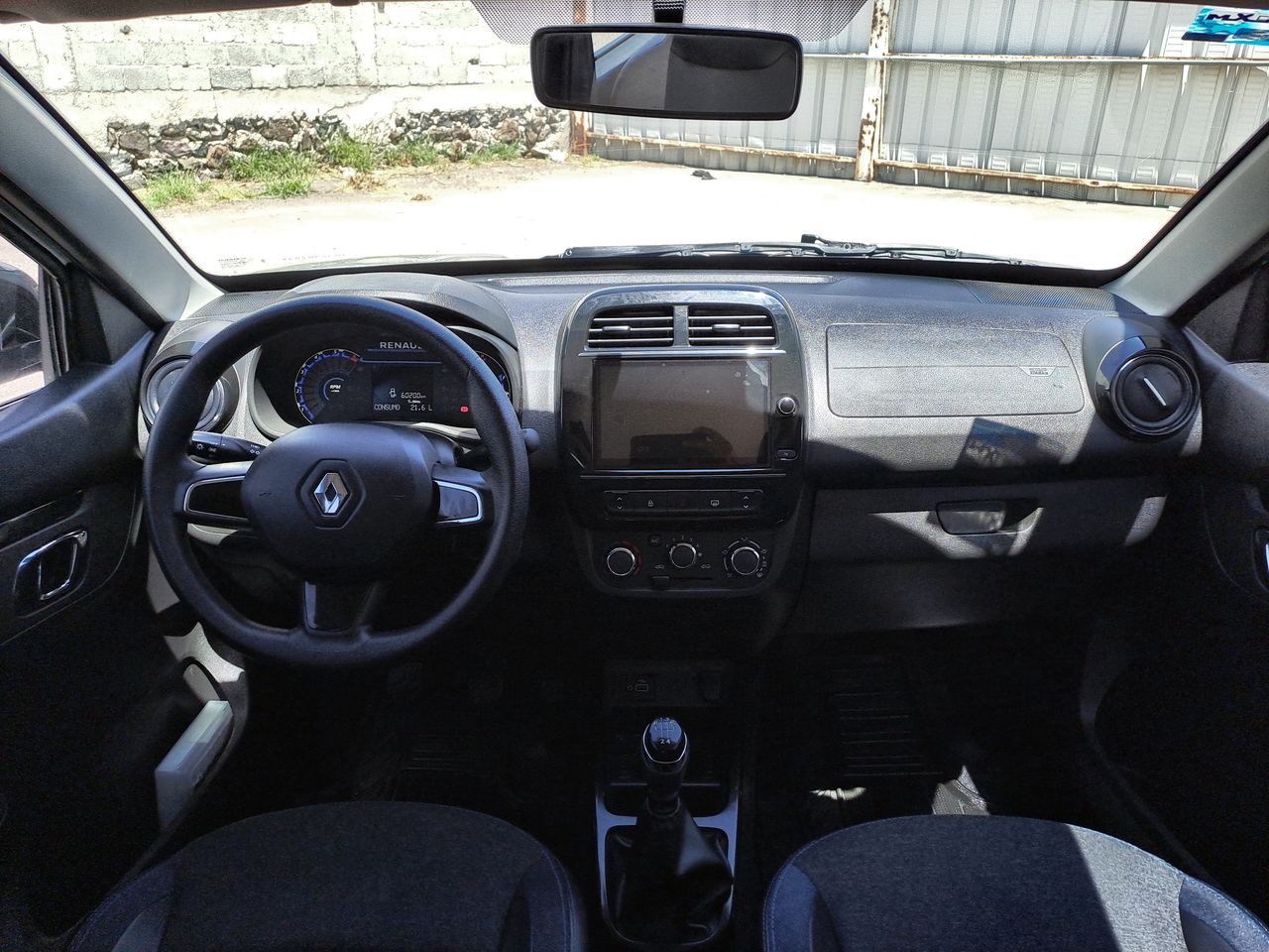 2024 RENAULT KWID ICONIC