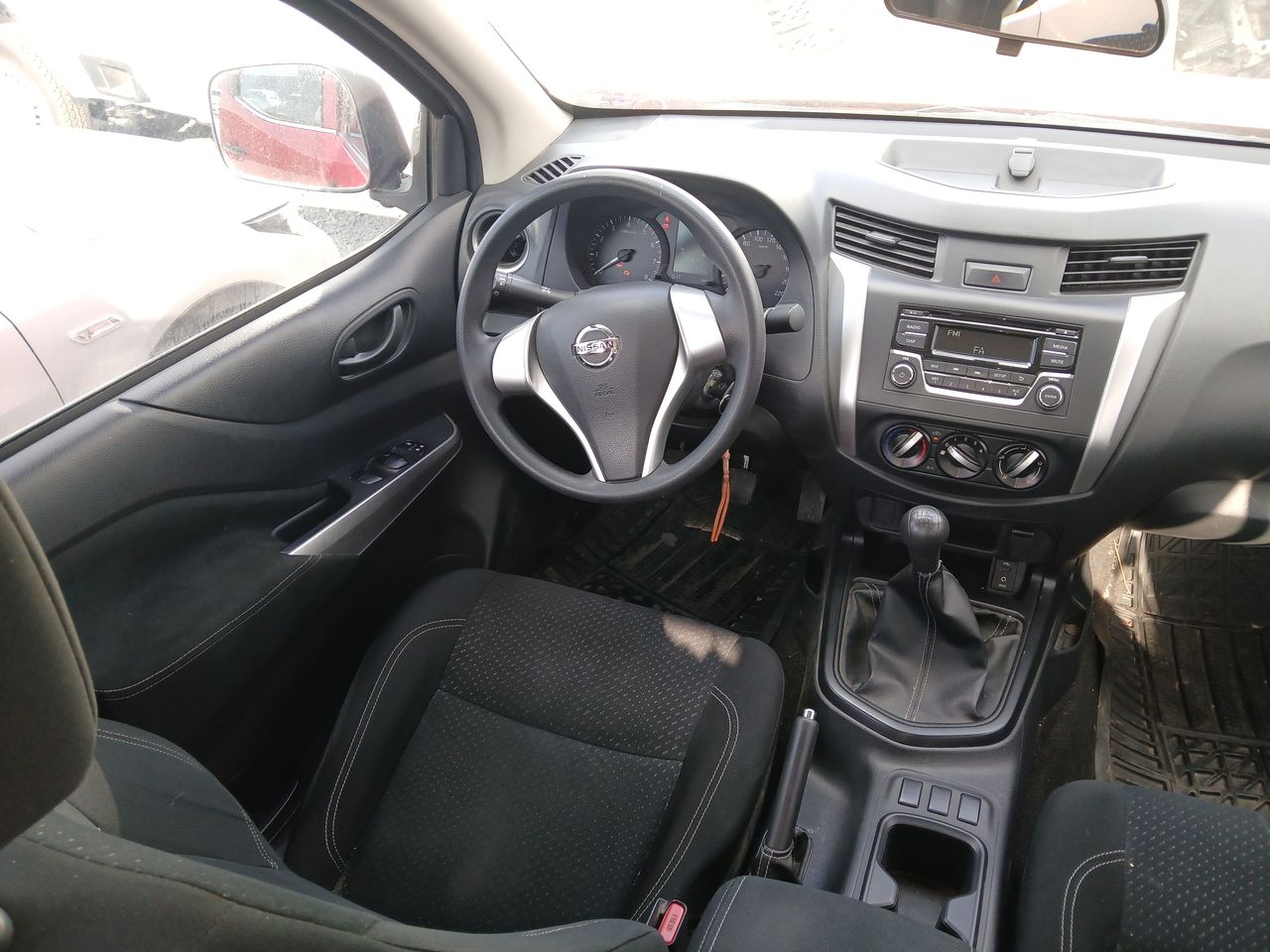 2020 Nissan NP300 DOBLE CABINA NP300 DOBLE CABINA SE TM AC PAQ SEG 6VEL.