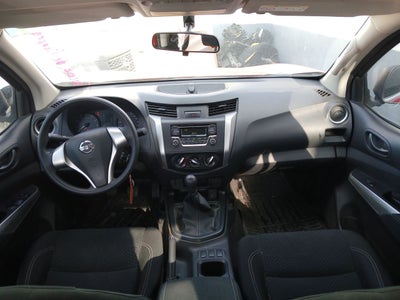 2020 Nissan NP300 DOBLE CABINA NP300 DOBLE CABINA SE TM AC PAQ SEG 6VEL.