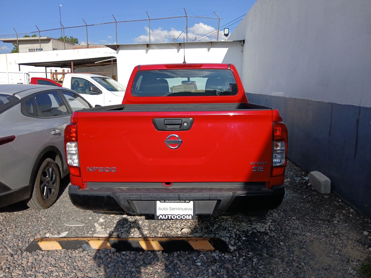 2020 Nissan NP300 DOBLE CABINA NP300 DOBLE CABINA SE TM AC PAQ SEG 6VEL.