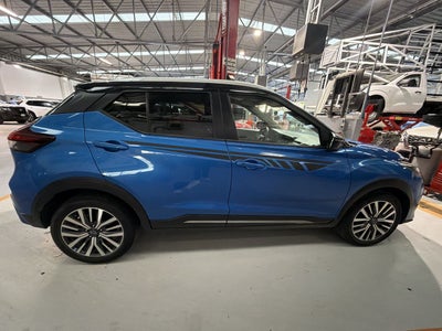 2023 Nissan KICKS PLATINUM BI-TONO 1.6 LTS CVT 23