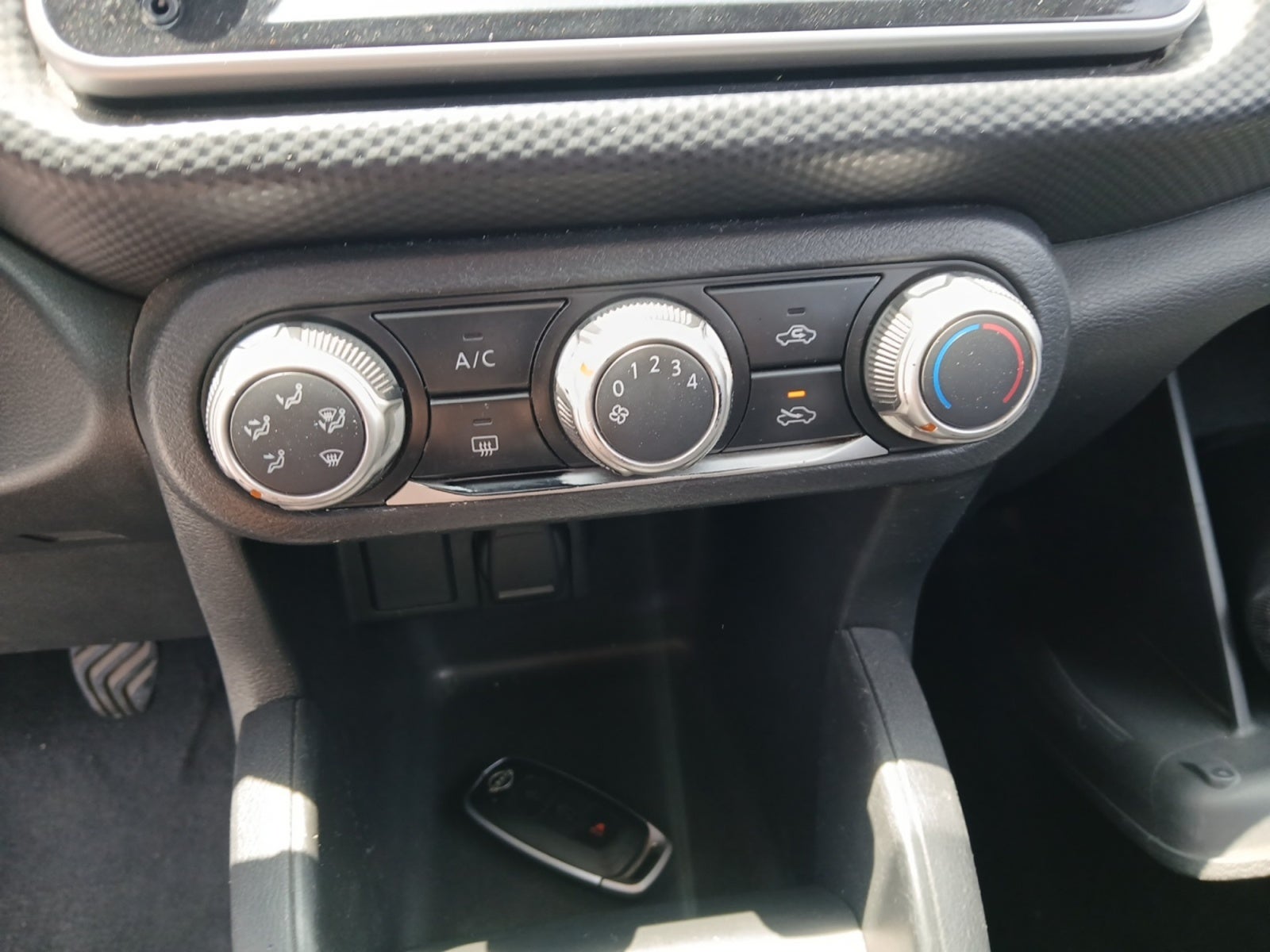 2023 Nissan KICKS ADVANCE 1.6 LTS MT 23