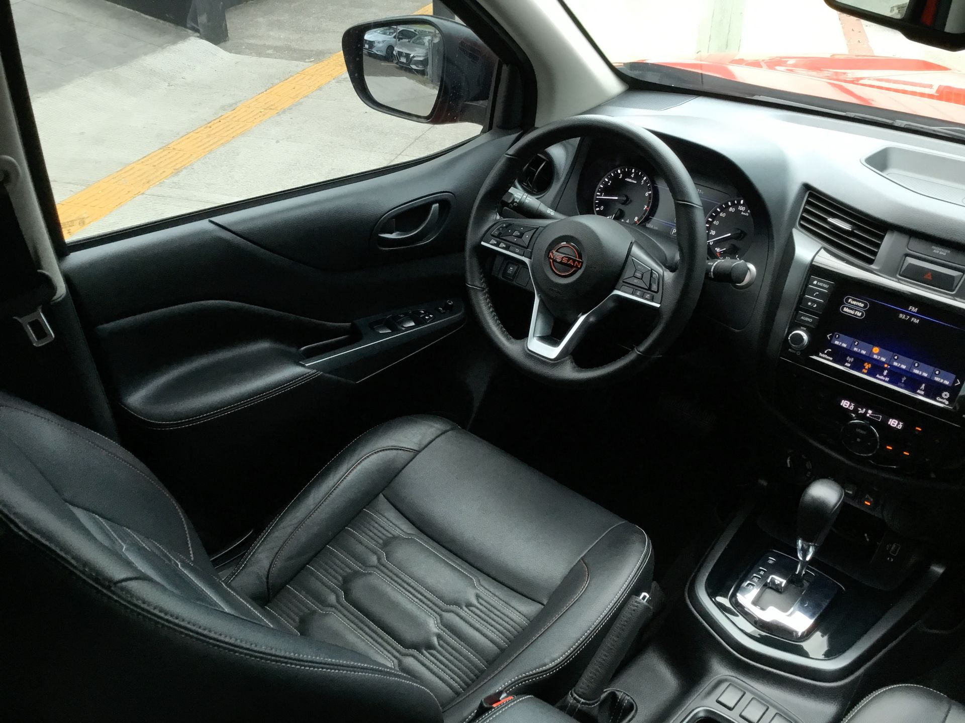 2025 Nissan FRONTIER PRO-4X 4X4 TA 25