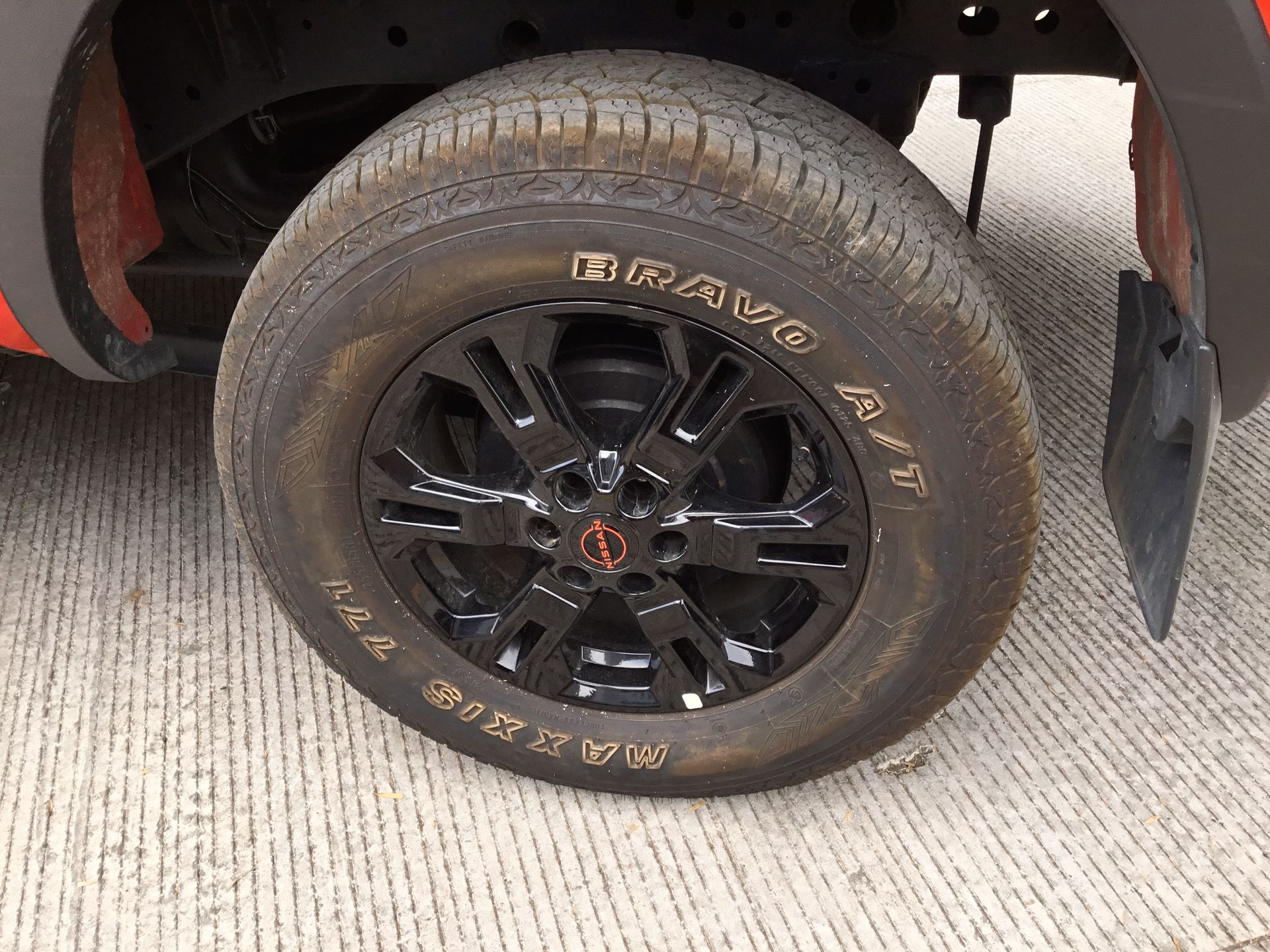 2025 Nissan FRONTIER PRO-4X 4X4 TA 25