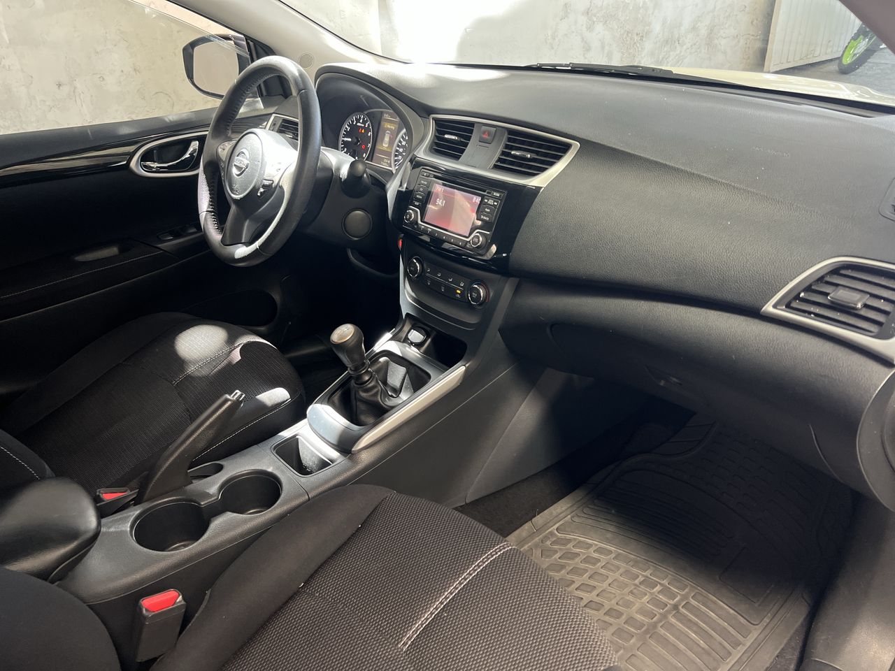 2017 Nissan SENTRA ADVANCE MT