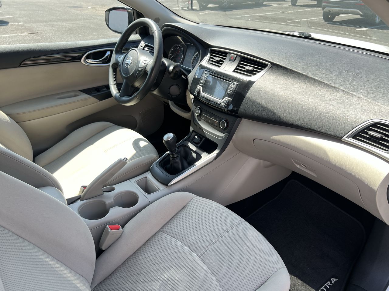 2017 Nissan SENTRA ADVANCE MT