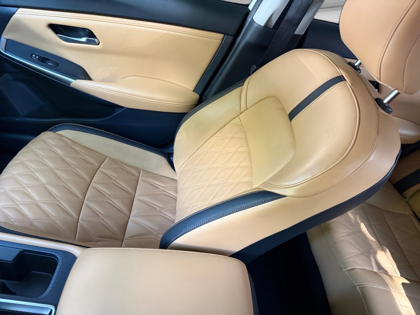 2025 Nissan SENTRA SR PLATINUM BITONO CVT PIEL GENUINA