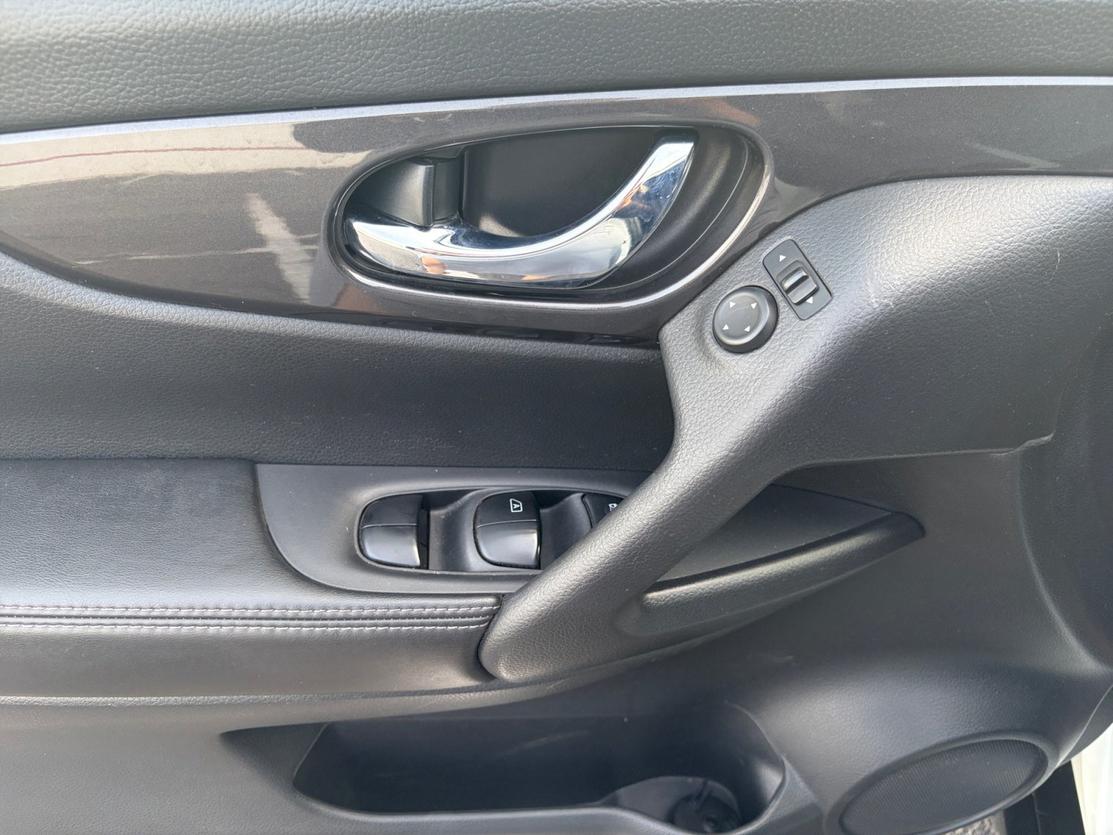 2019 Nissan X-TRAIL X-TRAIL 5 PUERTAS SENSE 2 ROW