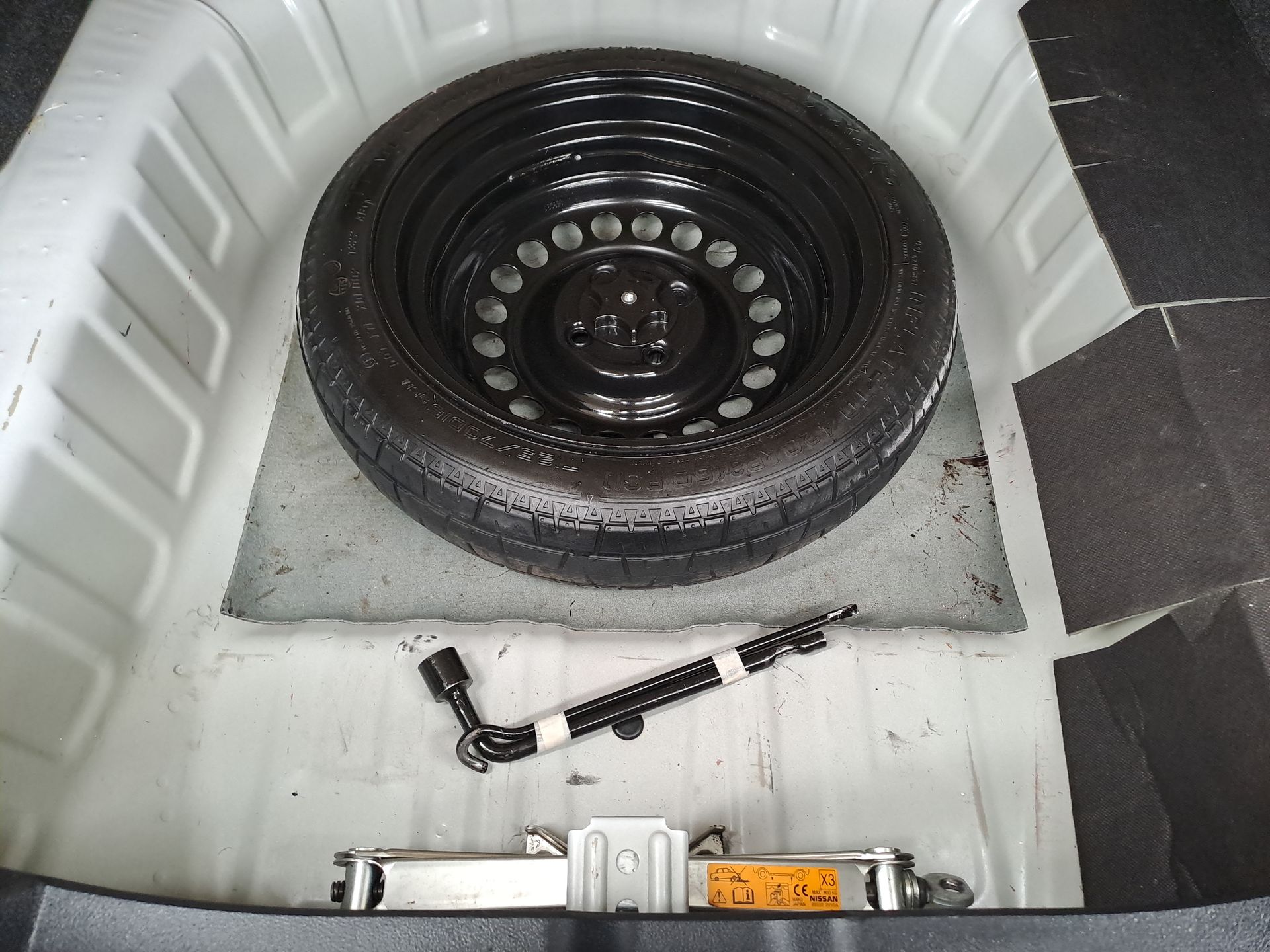 2022 Nissan VERSA ADVANCE CVT 22