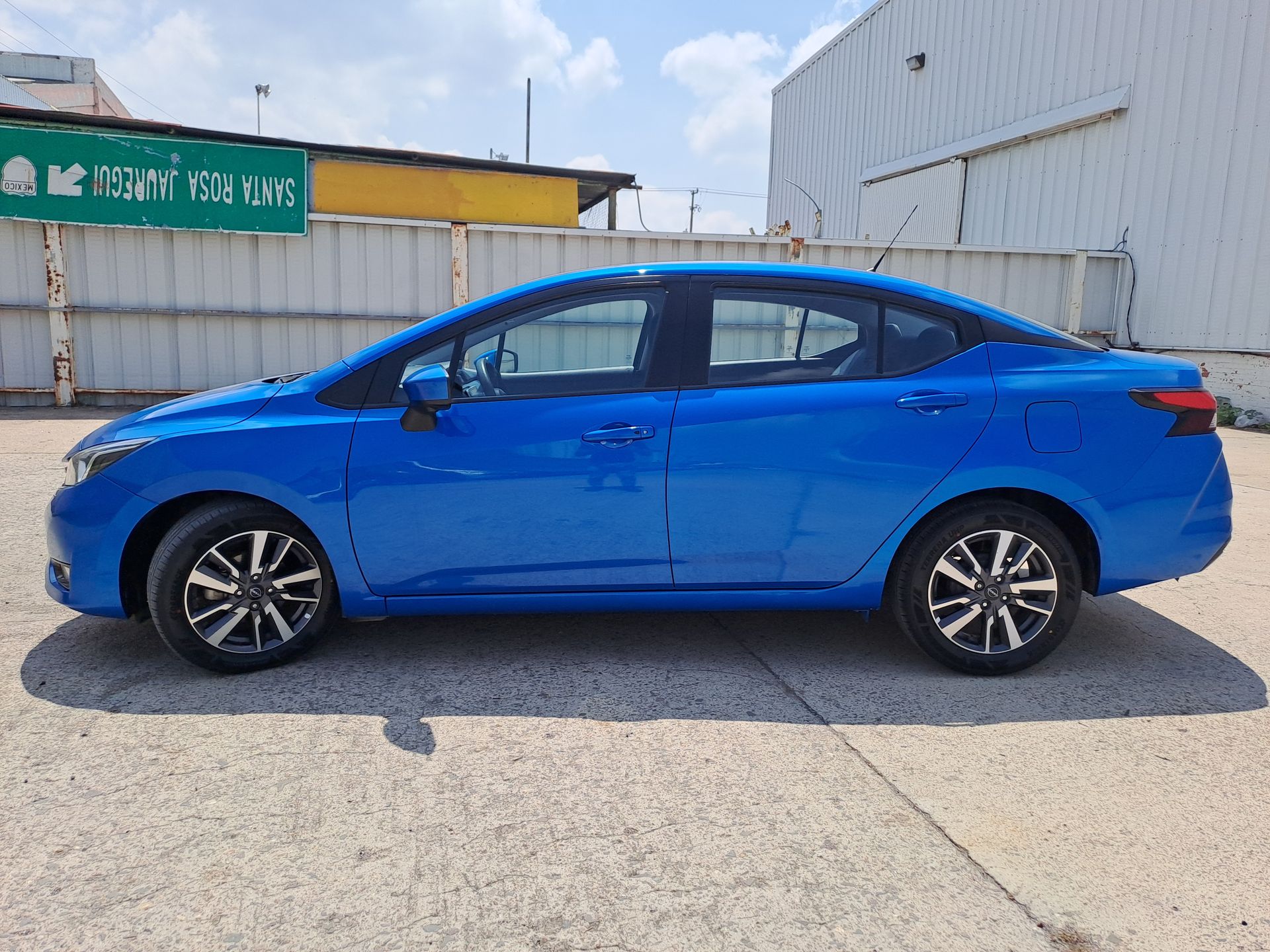2023 Nissan VERSA ADVANCE CVT 23