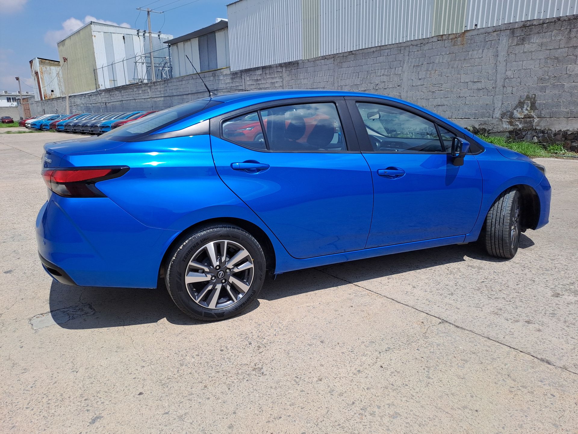 2023 Nissan VERSA ADVANCE CVT 23