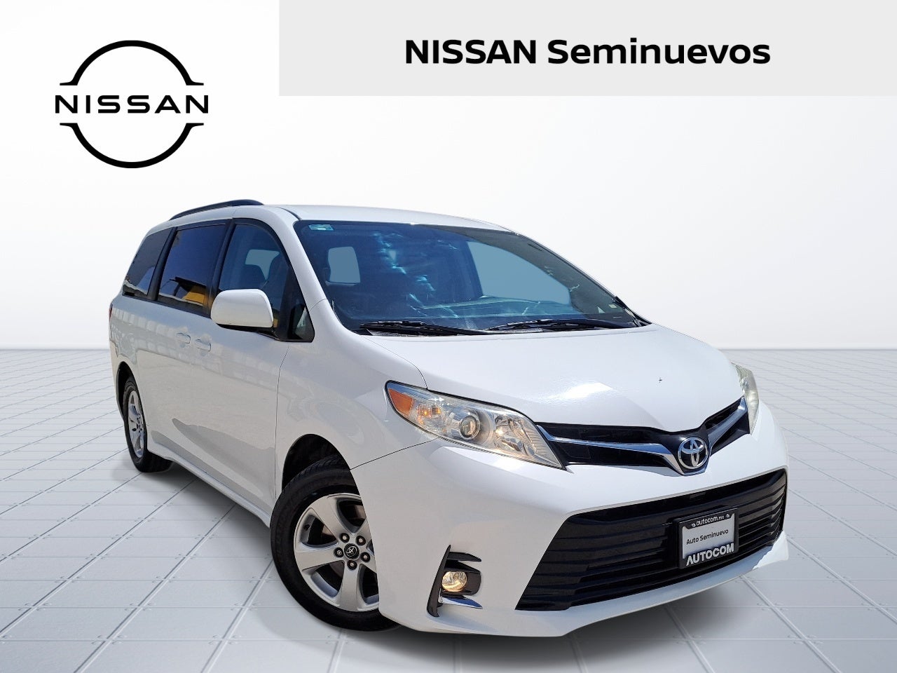 2018 Toyota SIENNA LE