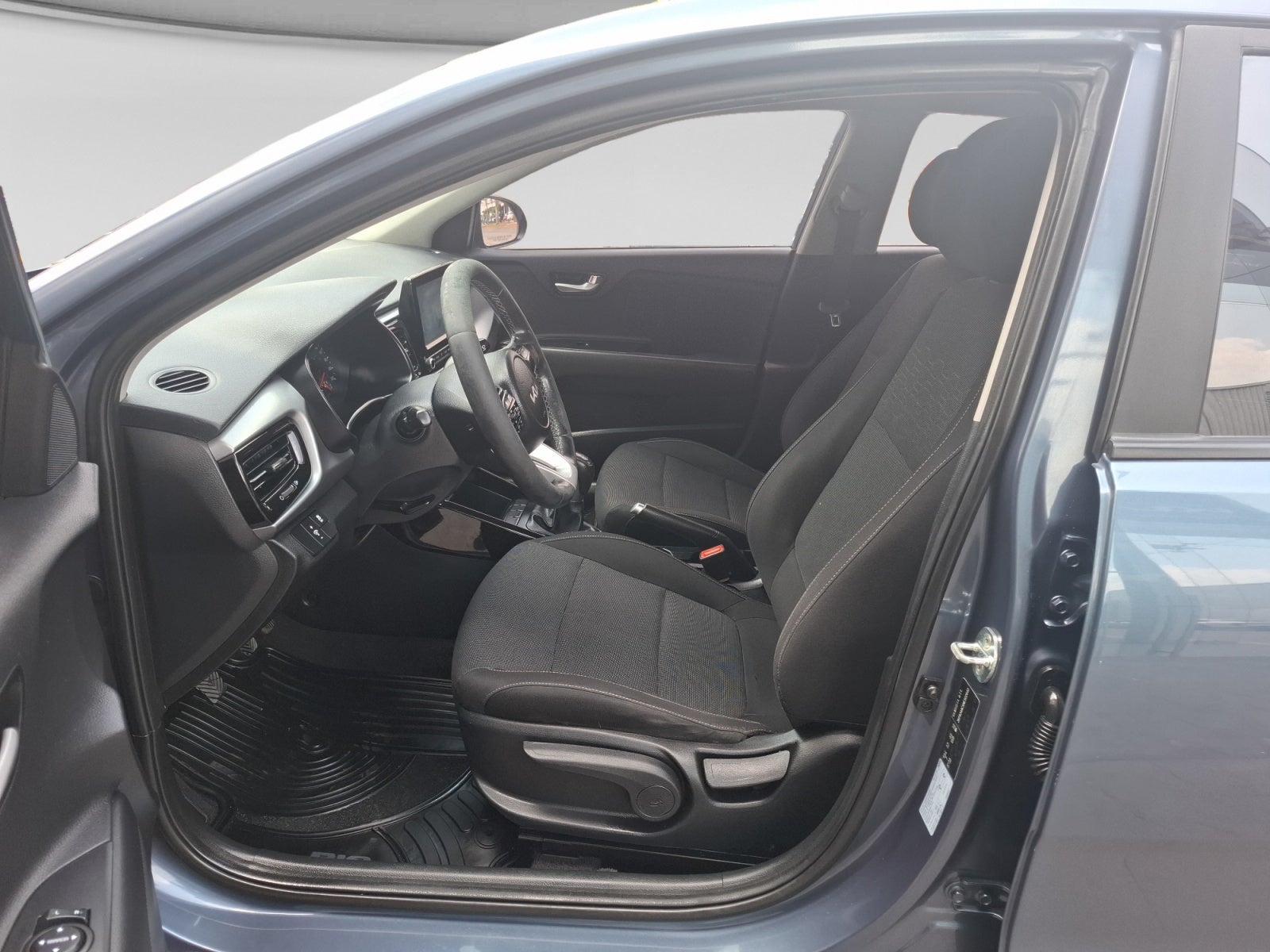 2022 Kia RIO LX TM