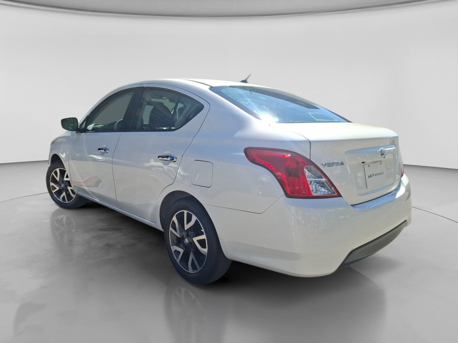 2019 Nissan VERSA ADVANCE AT AC