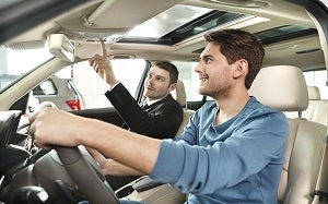 Schedule a test drive at Nissan Autocom Huetamo in Huetamo, Michoacán de Ocampo, México.